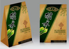 ���~���b